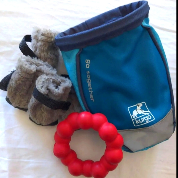 Dog stuff - Picture 1 of 2